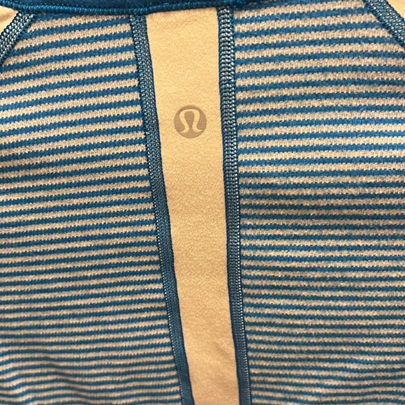 Lululemon long sleeve top - Picture 3 of 8